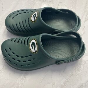 FOCO Men’s Crocs